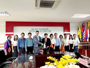 Khoa Kinh tế và Phát triển nông thôn tham gia thảo luận, hợp tác nghiên cứu với Trường Kinh tế Moskva, Đại học quốc gia Moskva mang tên Lomonosov