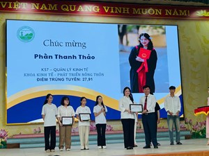 Chúc mừng sinh viên Phàn Thanh Thảo – Khoa Kinh tế & Phát triển nông thôn được vinh danh tại Lễ Khai giảng năm học 2025-2026